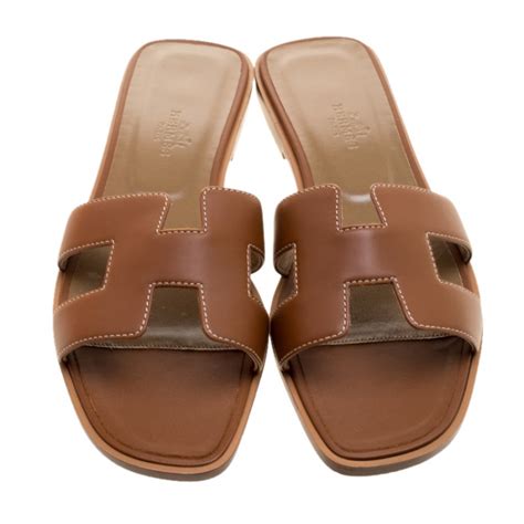 Hermes style flat sandals